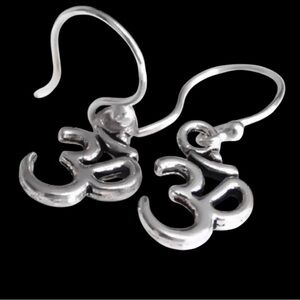 Moodtherapy Sterling Silver Handcrafted Om Symbol Drop Earrings 925 NEW